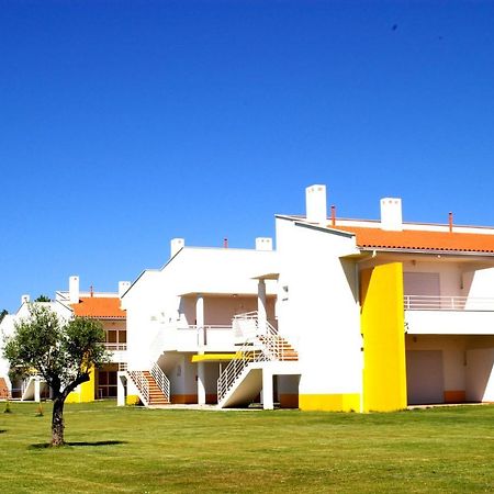 Aldeamento Turistico De Palmela Hotel Cajados Exterior photo